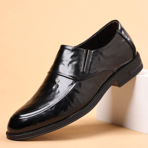 Mens Fleece Lined Slip on Loafers British Style Business Casual Shoes Trendy Four Season Pointed Toe Leather Shoes