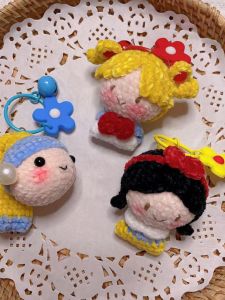 Handwoven Pearl Princess Keychain Bag Charm for Girls Birthday Creative Gift Cute Cartoon Cat Brand Plush Material