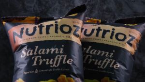 นูเทรียส มันหวานหลากชนิดทอดอบกรอบ รส ซาลามี่ทรัฟเฟิ่ล (50ก.)