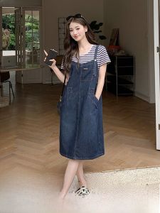 ชุดเดรสยีนส์ลายทางสองชิ้นสำหรับผู้หญิง ฤดูร้อน 2025 ใหม่ เอวสูง กระโปรงทรงเอ แขนสั้น ผ้าโพลีเอสเตอร์ 100% เสื้อผ้าทำงานสไตล์เกาหลี