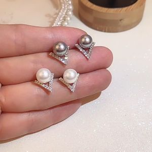 GL Fashionable White Pearl Flash drill zircon V-shaped earings stud ES6018