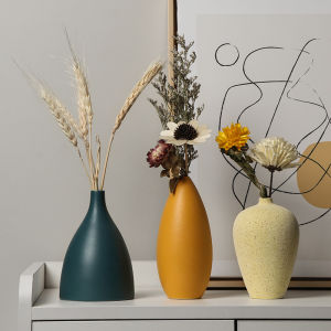 Simple Ceramic Mini Vase Flower Arranging
