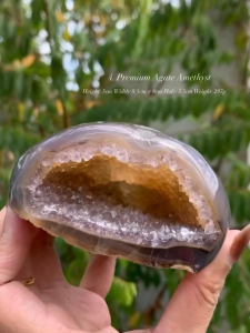 Premium Agate x Amethyst 4号 💁♀️ 头顶像某个M大牌🍟 money money 滑溜溜薄皮可透光💡 内晶紫水晶💜 #agate #pocket #moneybag #amethyst #紫水晶 #玛瑙