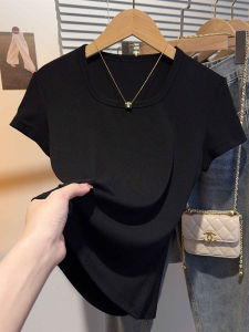 เสื้อยืดแขนสั้นสีดำทรงเข้ารูปสำหรับผู้หญิง ฤดูร้อน 2024 เสื้อคอเหลี่ยมสไตล์ฝรั่งเศส ทรงเข้ารูป แขนสั้น ทรงเข้ารูป แขนสั้น เสื้อคอเหลี่ยม