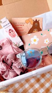 Set Kado Cewek Mini Hampers Dompet Kacamata - Giftbox Ulangtahun Wedding Wisuda by Mocchiato