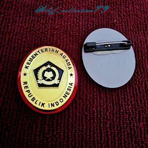 Pin Kemenag Akrilik Magnet Bahan Logam Cor Tebal