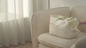 กระเป๋าสะพายหลังสัตว์เลี้ยงสำหรับสุนัขขนาดเล็ก สีครีม พร้อมที่นอนนุ่มสบาย ดีไซน์ทันสมัย 34 คะแนน