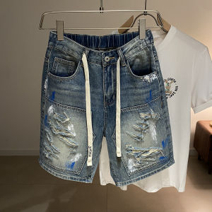 กางเกงยีนส์ขาดสำหรับผู้ชาย ฤดูร้อน 2025 กางเกงขาสั้นทรงหลวมสไตล์อเมริกัน ทรงตรง 5 นิ้ว กางเกงยีนส์ทรงลำลอง