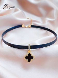 High-Quality Micro-Set Sparkling Diamond Black Four-Leaf Clover Necklace Short Womens Style Elegant Simple Versatile Accessory