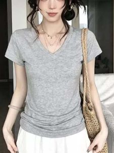 Áo Thun cổ V màu Xám Dáng Ôm