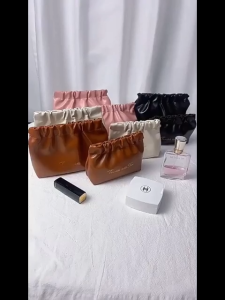 INS Good-looking Leather Wrinkled Bag Makeup Bag Compact Lipstick Pouch Waterproof Lady Portable