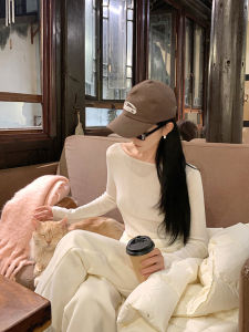 YUANYA | Elegant and Slimming White Off-shoulder Knit Top