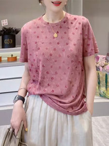 Shalldoer | เสื้อยืดคอกลมแขนสั้นลายจุดสีชมพูหวานๆ สำหรับผู้หญิง ทรงเข้ารูป สไตล์เกาหลี แฟชั่นฤดูร้อน 2025 เสื้อผ้าทำงาน สไตล์หวานๆ