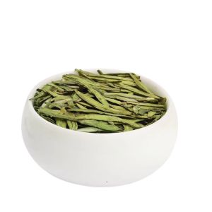 Authentic Longjing Green Tea 2024 New Arrival – Fragrant and Sweet Rain-Soaked Dragon Well Tea 250g Can Ideal for Parties Afternoon Tea or Gifts