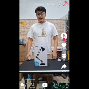 Toshino โคมไฟตั้งโต๊ะ DL-01 สีดำ (หลอดไฟขั้ว E27) ขาปรับระดับได้ สายยาว1.2เมตร Desk Lamp