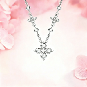 GLTEN | Clover Necklace For Girls