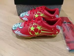 Paket Komplit Sepatu Bola Anak Usia 6-10 Tahun oleh KIDZTUBS