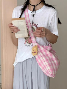 กระเป๋าผ้าใบลายสก็อตความจุขนาดใหญ่ กระเป๋าสะพายข้างแบบสะพายไหล่หวาน กระเป๋าทรงโตเตอร์สไตล์เกาหลีสำหรับนักเรียน กระเป๋าผ้าใบแบบอเนกประสงค์