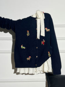 AUDISTY | Áo Cardigan Len Mềm Thêu Cổ Tròn & Áo Tee Tay Dài Có Dây Buộc Mùa Đông