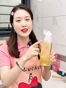 4Pcs 300/500ML Oil Bottle Plastic Condiment Squeeze Bottles Kitchen Ketchup Salad Olive Oil Bottles