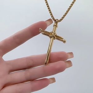 Ganten🍎Kalung Salib Paku Baja/Kalung Liontin Punk/Kalung Anti Karat Dari Logam Paduan COD