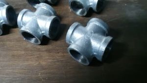 5 chữ thập ren trong gang tráng kẽm phi 27mm