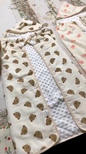 Blanket Muslin | Hoodie Blanket | Selimut Bayi Travel Multifungsi | Selimut Topi Bayi Karakter Lucu