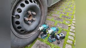 Makita 18V LXT Cordless Brushless Combo ( DHR242 18V Brushless Combination Hammer / DHP482 18V Cordless Hammer Driver Drill / DTW300 18V Brushless Impact Wrench)