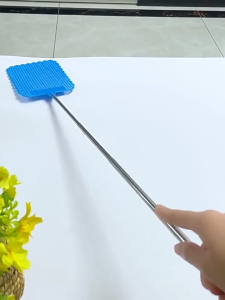 LD-C1359 Raket Lalat Teleskopik Plastik Batang Besi Bisa Panjang Pemukul Serangga Anti Slip Tepokan