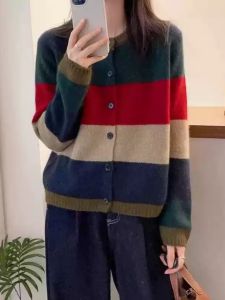 สีสันลายหมีกํามะหยี่ถัก คาร์ดิเกน เสื้อสเวตเตอร์ ผู้หญิง สไตล์ยุโรป ฤดูใบไม้ผลิ แฟชั่น 2024 ใหม่มาถึง หลวม Fit แขนยาว