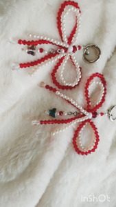 Phụ Kiện Nơ Đỏ Trắng Lấp Lánh – Móc Treo Túi Balo Điện Thoại Quà Tặng Handmade