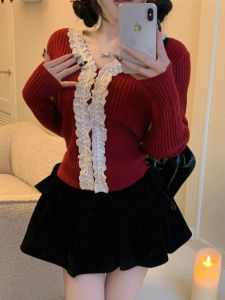 GUZILIAN | French V-neck Knitwear Womens Slim Fit Red Design Sensation Small Audience Autumn Winter Fashionable Top Wood Grain Edge