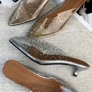 Heels Transparan Kekinian – Sepatu Hak Tinggi Viral untuk Kondangan & Pesta Wanita