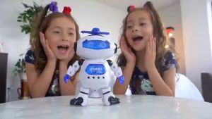 Intelligent Robot Electric Dance Robot Cool Lighting Music Dancing Robot Toy