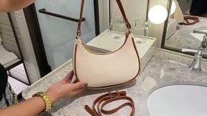 High-Quality Women's Shoulder Bags: One Shoulder, Crossbody, Saddle & Tote