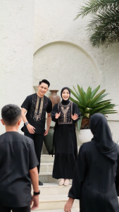 Fatih dan Firra - Ebony Gamis Hitam Anak Perempuan Sarimbit Keluarga 2025 (Tanpa Kerudung)