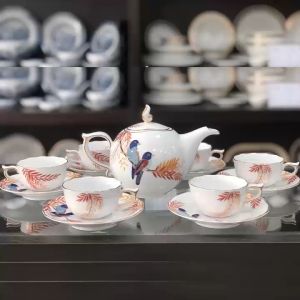 Bộ Ấm Trà Mẫu Đơn Viền Vàng Đôi Bạn Bằng Sứ Minh Long Cao Cấp Dung Tích 700 ML