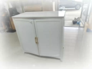 ชั้นวางของในครัวอเนกประสงค์ สำหรับเก็บของในครัวแบบมีบานพับ ชั้นวางไมโครเวฟ มีช่องเสริมสำหรับอุปกรณ์ในครัวกันฝุ่นและกันสนิม