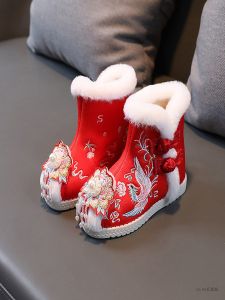 Girls Hanfu Boots Winter Gracious Girl Booties New Chinese Style Cotton Shoes for New Year Match with Qipao Flat Heel Casual Wear