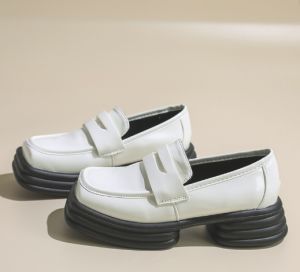 IELGY all-match british style platform comfort square toe small leather shoes for women