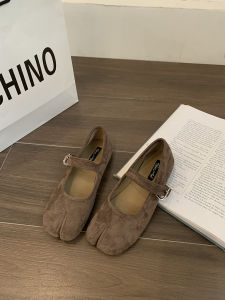 Retro Style Velvet Split Toe Pig Hoof Womens Shoes Summer Horse Hoof Shoes Spring Autumn Boat Shoes Korean Version Mary Janes