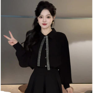 ชุดเสื้อเชิ้ตคอโปโลแขนยาวสีดำและกระโปรงสั้นเอวสูง ชุดสองชิ้นสไตล์เกาหลี ชุดแฟชั่นฤดูใบไม้ผลิและฤดูใบไม้ร่วง