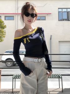 Áo Thun Dài Tay Màu Xanh Lam Cho Nữ Dáng Ôm in Chữ Mỹ Mùa Xuân Thu Phong Cách Mới Hở Vai