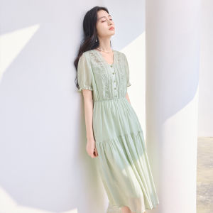 Elegant Green Embroidered V-Neck Dress Womens Summer Fashion New Arrival Hollow out Rayon Silk Skirt Beachside Beautiful