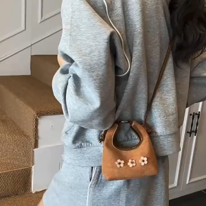 EchoBliss กระเป๋าสะพายข้างผู้หญิงกระเป๋าสะพายไหล่ลายจุดปักลายดอกไม้มินิแมทช์ลุคง่ายแฟชั่น INS สไตล์เกาหลี