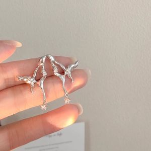 Fashionable Simple Butterfly Earrings Womens Sweet Niche Design High-End Earrings Stylish Lightweight Luxury Ear Jewelry New 2025