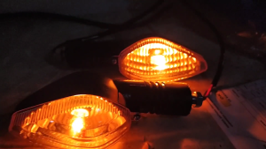 HYS Lampu Sein Model Mega Pro Megapro - Bisa Untuk Semua Jenis Motor Sen Kuping Sepasang Kiri Kanan