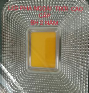 Đèn pha LED cao cấp ngoài trời 30w50w100w(BH 2 năm)