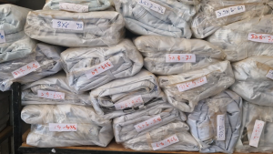 ผ้าใบ FL 68  ขนาด 2x8 | 2x7 | 2x6 | 2x5 | 2x4 | 2x3 | ผ้าใบถุงลมนิรภัย ใช้กันแดดกันฝนกันสาดหน้าบ้าน