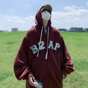 เสื้อแจ็คเก็ตคาร์ดิแกนทรงหลวมสไตล์อเมริกันย้อนยุคสำหรับผู้ชาย สีแดงไวน์ ทรงหลวม สไตล์ฮิปฮอป ฤดูใบไม้ร่วง 2022